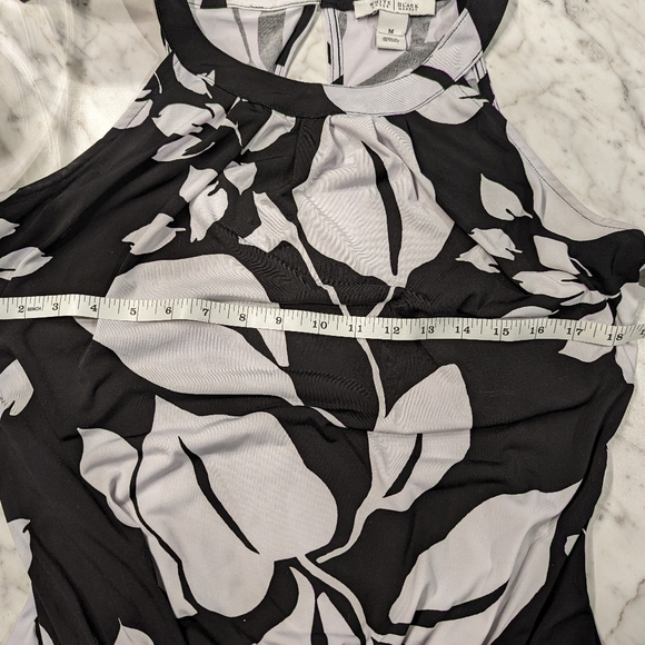 White house Black market WhBm Women Size medium shirt - Picture 7 of 7